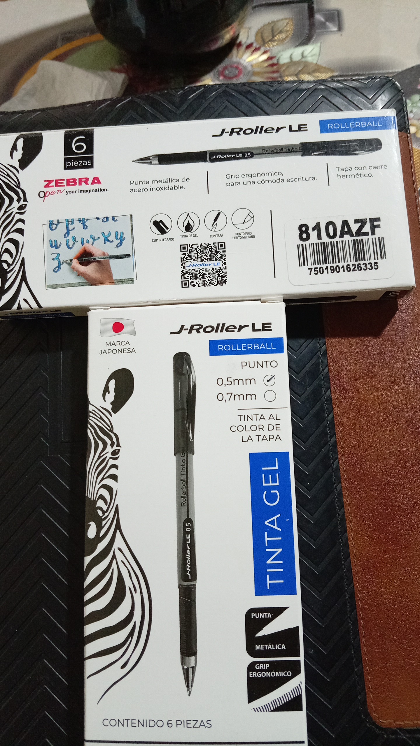 PLUMA ZEBRA ES MARCA JAPONESA DE MUY ALTA CALIDAD MODELO NUEVO PLUMA DE METAL PUNTO FINO TINTA GEL NEGRA O TINTA AZUL