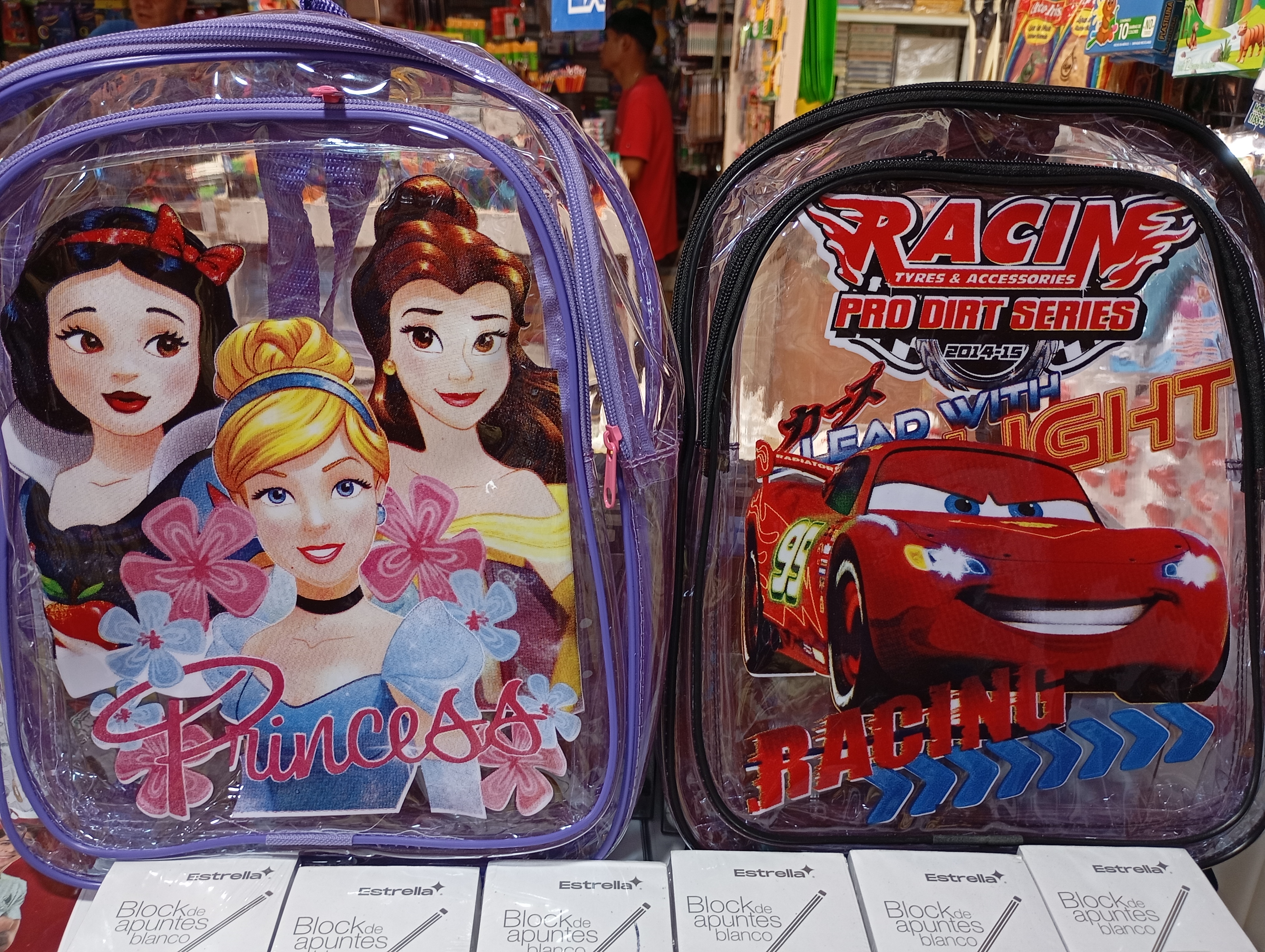 MOCHILA KINDER PROFESIONAL LE CABEN SIETE CUADERNOS PROFESIONALES